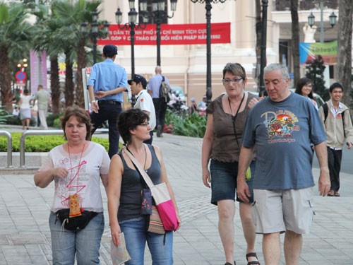 外国人観光客数増える - ảnh 1