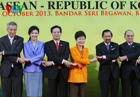 ズン首相、第16回ASEAN＋３に出席 - ảnh 1