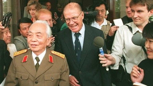 アルジェリア首相、ザップ将軍を讃える - ảnh 1