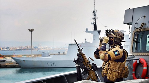 シリア化学兵器を洋上搬出 国外廃棄へ - ảnh 1