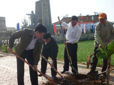 クアンガイ省、植樹運動　開始 - ảnh 1