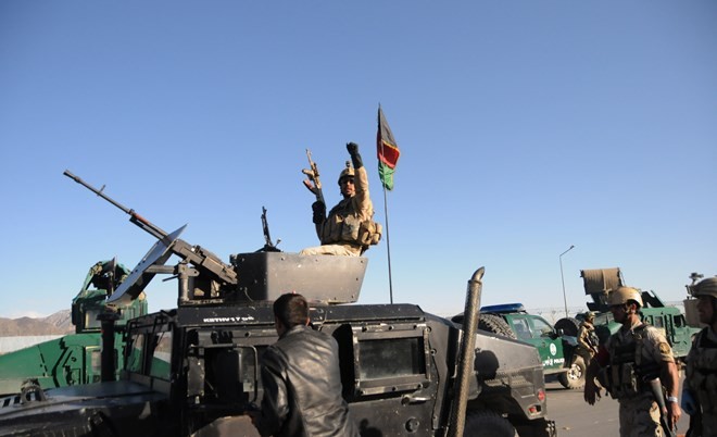 タリバンがアフガンの米ゲストハウスを襲撃、少女含む2人死亡 - ảnh 1