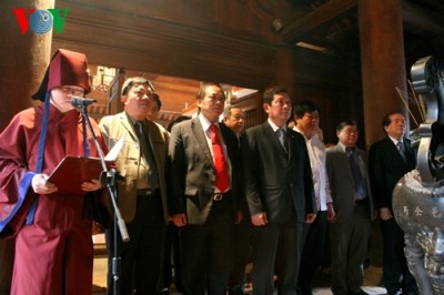 文廟と国家図書館で書籍祭り - ảnh 1