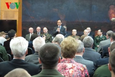 抗米救国闘争に参戦したロシア士官と懇親 - ảnh 1