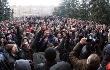 ウクライナ東部、銃撃戦で死傷者　４者合意後も緊迫 - ảnh 1