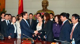 ズン首相企業の代表と会議 - ảnh 1