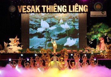 「聖になるウェーサーカ祭」文芸公演 - ảnh 1