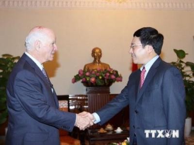 ミン副首相、米上院東アジア・太平洋小委員長と会見 - ảnh 1