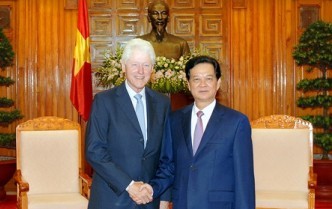 ズン首相、クリントン前米大統領と会見 - ảnh 1