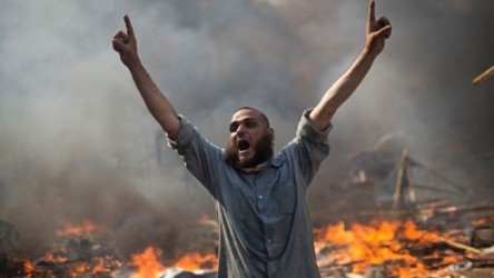 エジプト デモ隊排除から1年で衝突 - ảnh 1