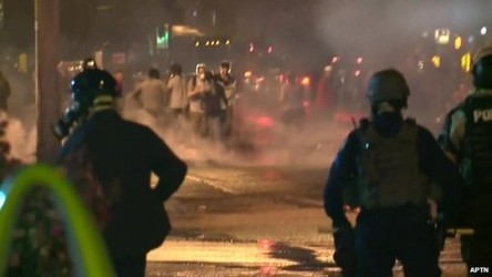 米ミズーリ州知事が非常事態宣言　黒人射殺 - ảnh 1