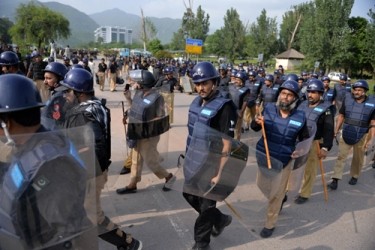 パキスタン:デモ隊、国会前広場を占拠 - ảnh 1