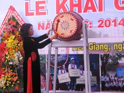 指導者ら、各地の学校の始業式に参列 - ảnh 1