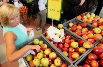 ロシアの農産物禁輸、推定損害は年50億ユーロ＝欧州委 - ảnh 1