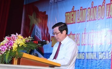 ハロン市での「ホアンサ群島とチュオンサ群島・法律的歴史的証拠」展示会 - ảnh 1