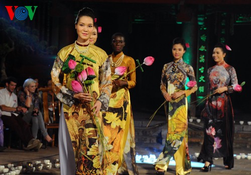 「我々の民族衣装アオザイ」ショー - ảnh 1