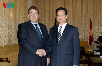 ズン首相、ドイツ 副首相兼経済エネルギー大臣と会見 - ảnh 1