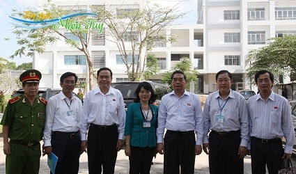 アイン政治局員、カントー大学の有権者と会合 - ảnh 1