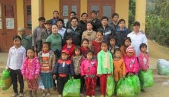 北部山岳地帯の貧困者の旧正月テトを支援する - ảnh 1