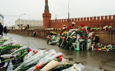 ウクライナ議員を一時拘束＝ネムツォフ氏追悼デモに参加－モスクワ - ảnh 1