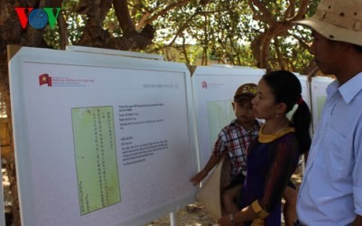 国境警備部隊司令部、ホアンサとチュンサ群島に関する資料を受け入れる - ảnh 1