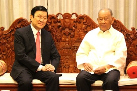 サン国家主席、ラオスの元指導者らと会合 - ảnh 1