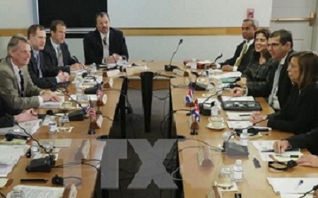 人権で事務レベル協議＝国交交渉入り後初－米・キューバ - ảnh 1