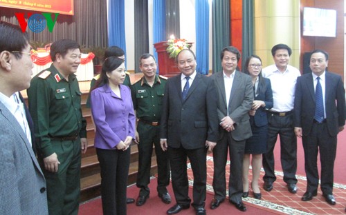 医療分野における人民軍と住民との協力を評価 - ảnh 1