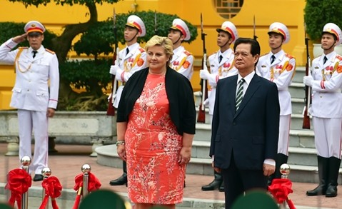 ズン首相、ノルウェー首相と会談 - ảnh 1