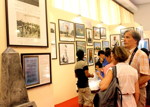チュオンサ・ホアンサ両群島を巡る展示会を国外で - ảnh 1