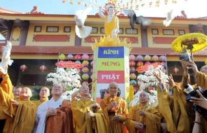 かんぶつえにあたり、祖国戦線代表から仏教徒へメッセージ - ảnh 1