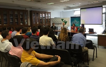 ベトナム代表、アルゼンチンでの世界経済への参入座談会に参加 - ảnh 1