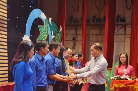  気候変動対応などに取り組む青年を顕彰 - ảnh 1