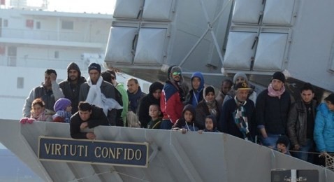 移民４万人、加盟国で分担＝義務化は断念－ＥＵ首脳会議 - ảnh 1