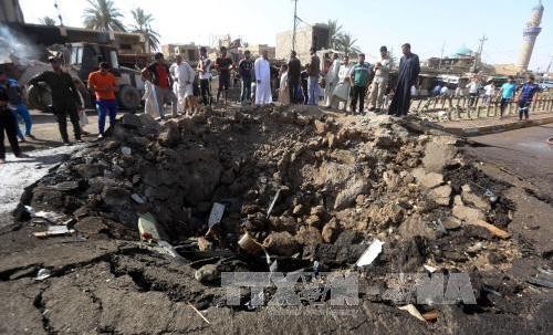 イラクの爆発テロ 死亡100人に ＩＳが犯行声明 - ảnh 1