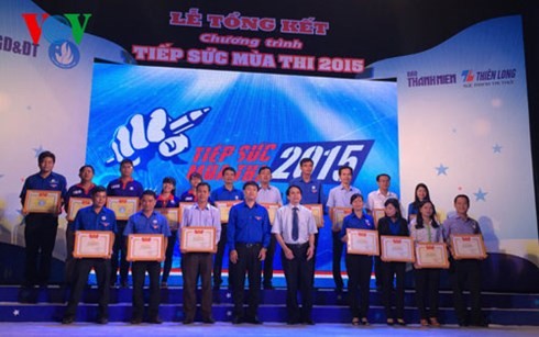 2015年の受験者支援運動を総括する - ảnh 1