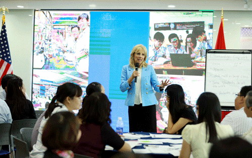  アメリカ副大統領夫人、ホーチミン市を訪問 - ảnh 1