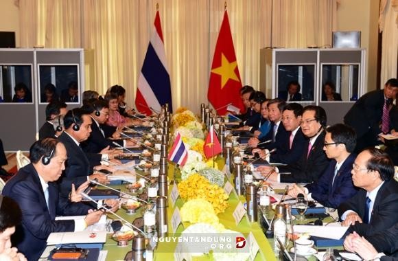ベトナムとタイ首相、会談に臨む - ảnh 1