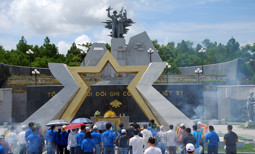 クアンチ戦場へ帰る - ảnh 1