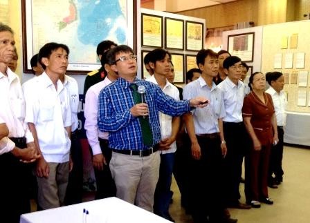 「ベトナムのホアンサとチュオンサ、歴史的・法的証拠」展示会 - ảnh 1