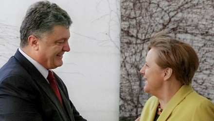 ウクライナ停戦実現に全力を＝メルケル独首相 - ảnh 1