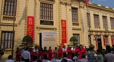 8月革命と建国70周年を祝う特集 - ảnh 1