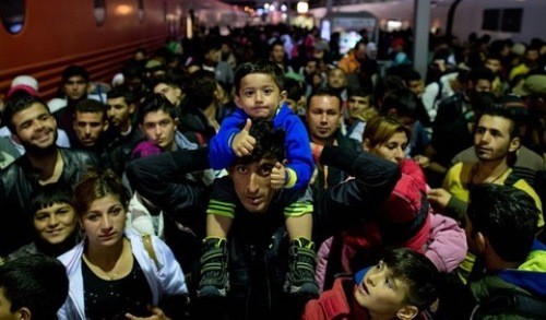 ドイツ到着 難民２日間で２万人 - ảnh 1