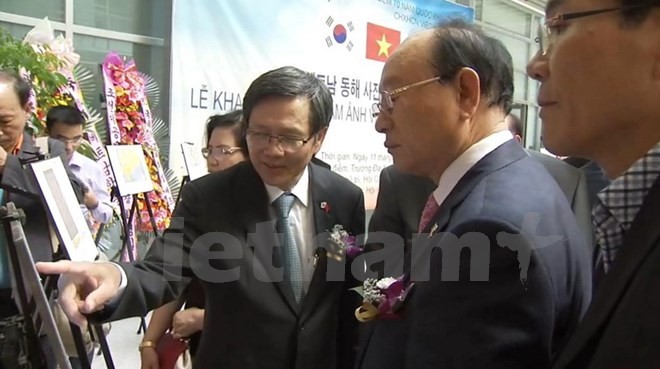  韓国で「中国の岩礁埋め立て、人工島の建設」を展示 - ảnh 1