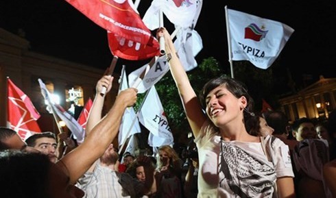 ギリシャ議会選で勝利 チプラス氏が再び首相の座 - ảnh 1