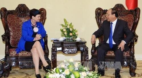 フック副首相、英国ビジネス・イノベーション・職業技能省国務大臣と会見 - ảnh 1