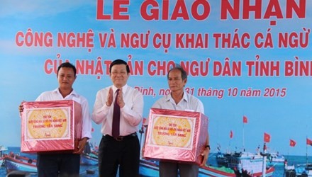 サン国家主席、日本のマグロ釣り設備・技術引渡し式典に列席 - ảnh 1