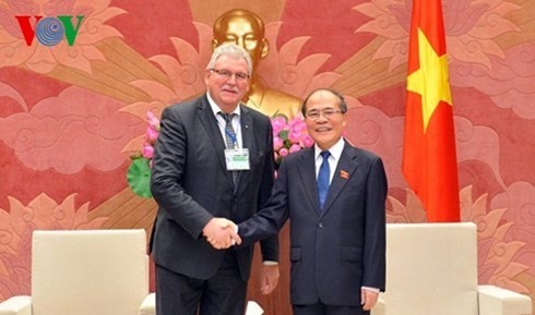 フン国会議長、EP代表団と会見 - ảnh 1