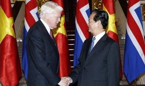 ズン首相、アイスランド大統領と会見 - ảnh 1