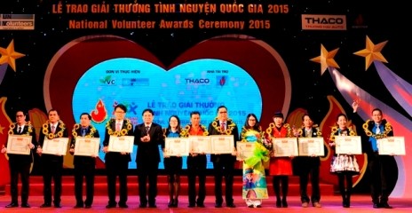 「国家ボランティア2015」賞の授与式 - ảnh 1